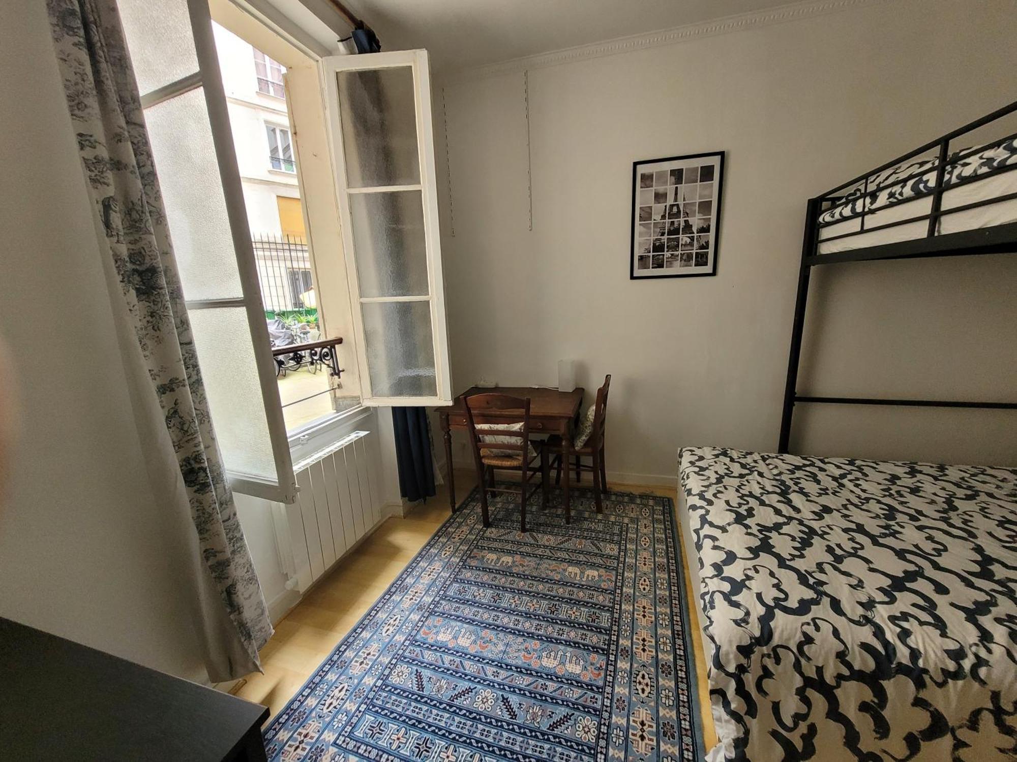 Cozy And Nice Homestay Room - Chambre D'Hote Paris Ngoại thất bức ảnh
